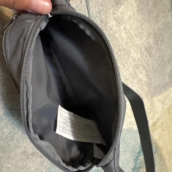 Trans by JanSport Floral Fanny Pack Waist Bag – Pink & Gray - Picture 3 of 5